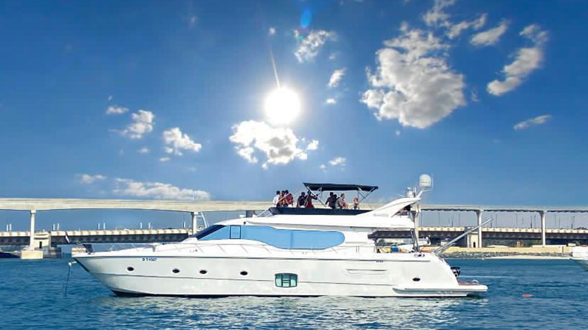 80 feet Luxury Yacht