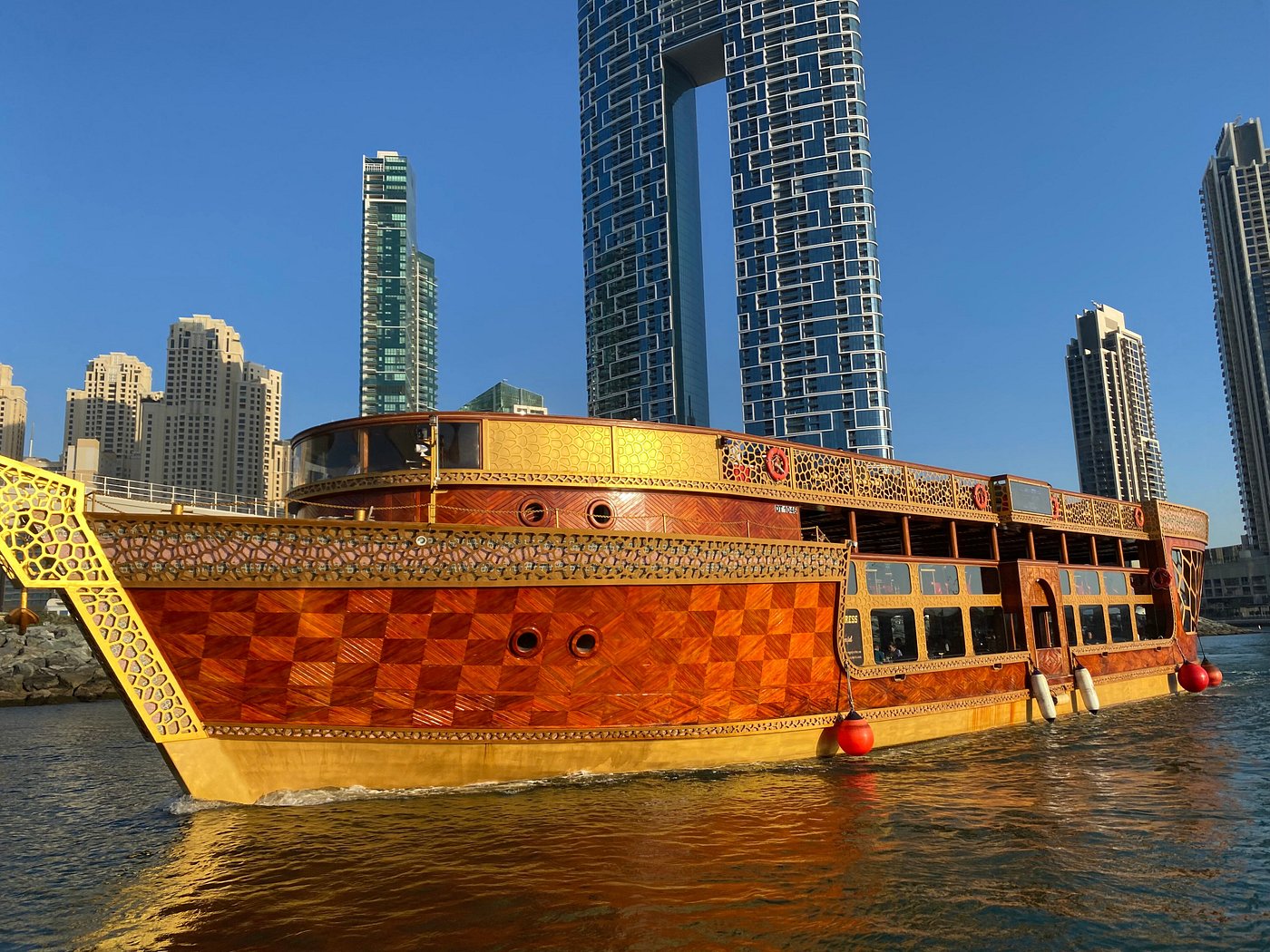 OCEAN EMPRESS (MEGA DHOW CRUISE)